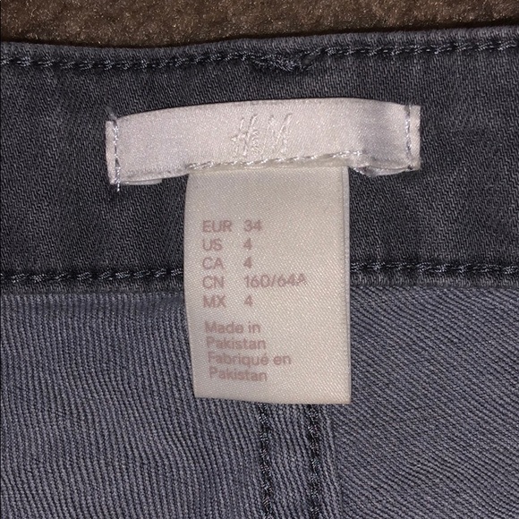 H&M: Gray Ripped Jeans - Picture 4 of 5